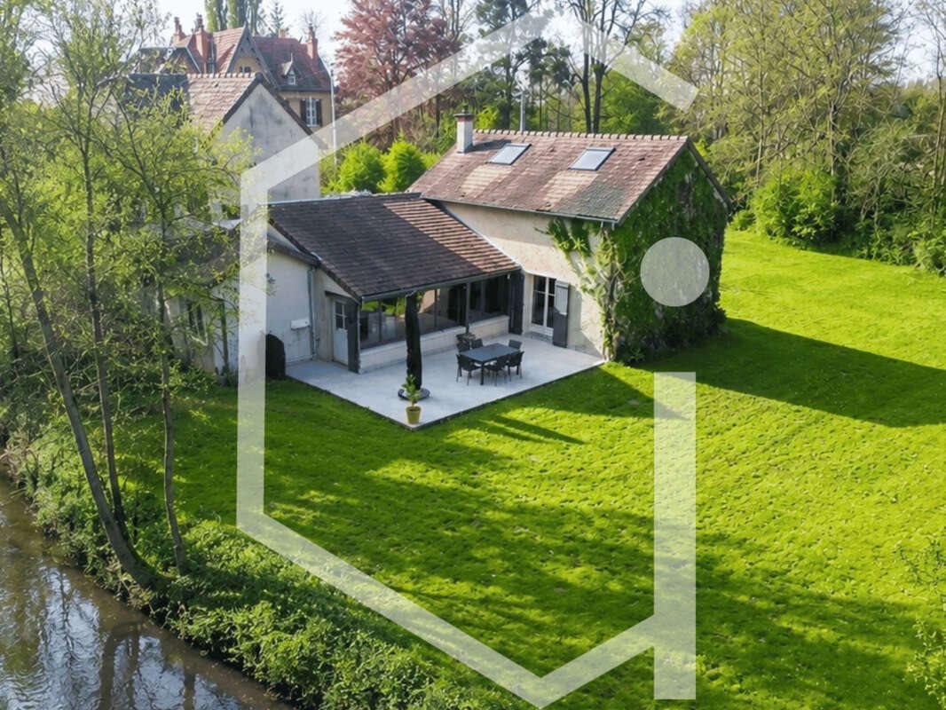 Maison à vendre, 240m², Cosne-Cours-sur-Loire
