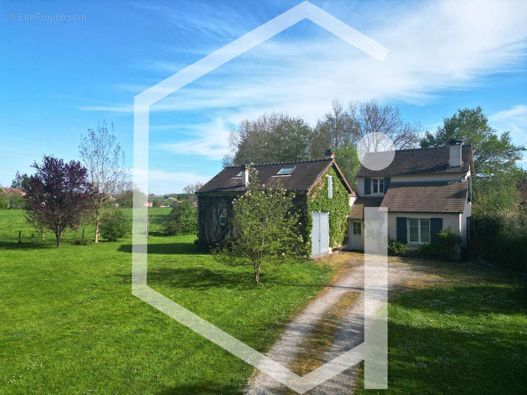 Maison à vendre, 240m², Cosne-Cours-sur-Loire