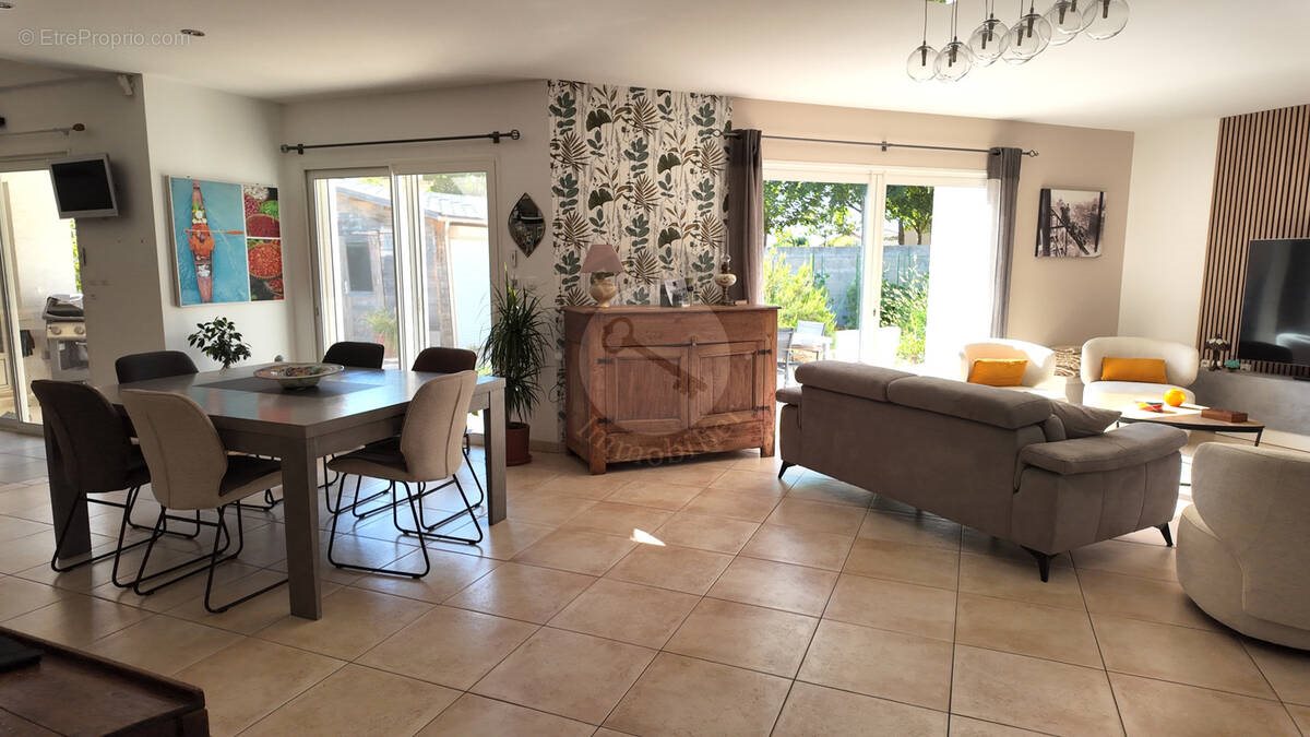 Maison à vendre, 156m², Cissé