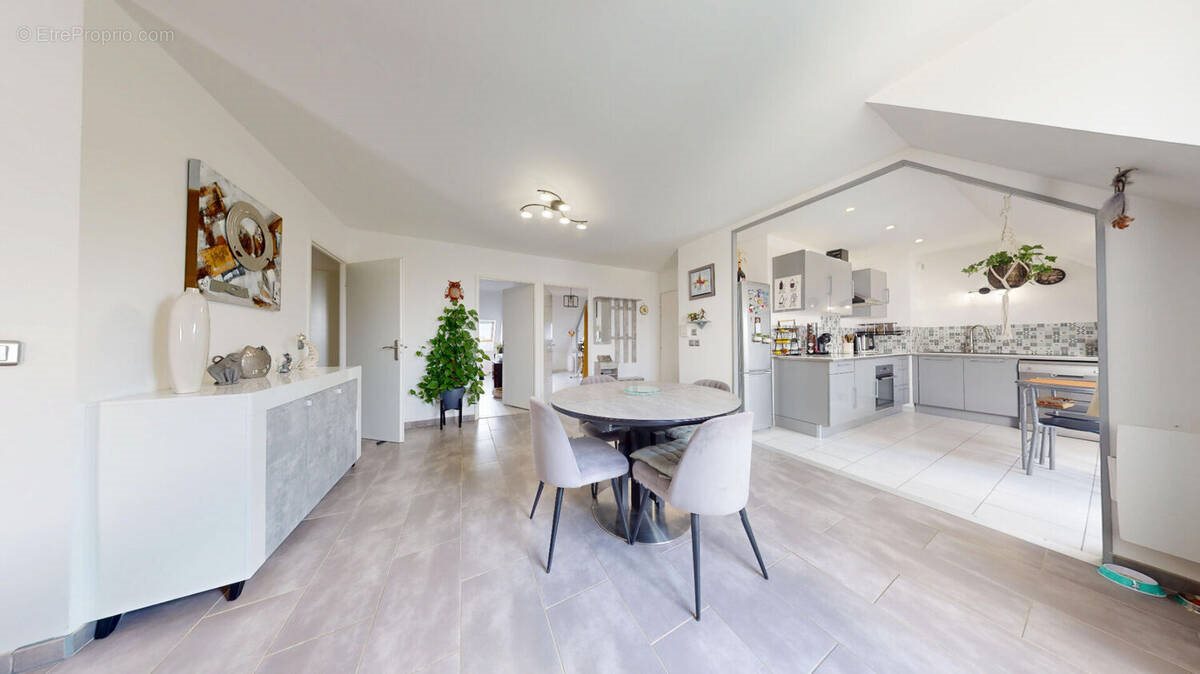 Appartement à vendre, 74m², Fontenay-Trésigny
