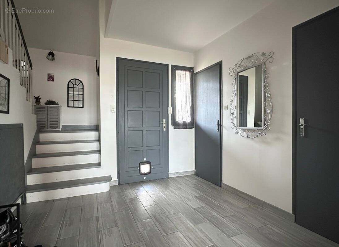Maison à vendre, 191m², Ruelle-sur-Touvre