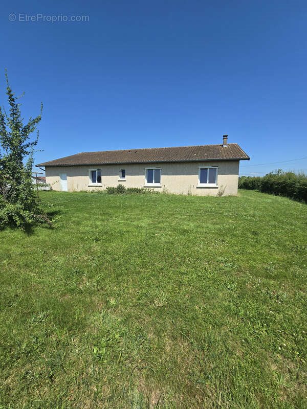 Maison à vendre, 119m², Perrex
