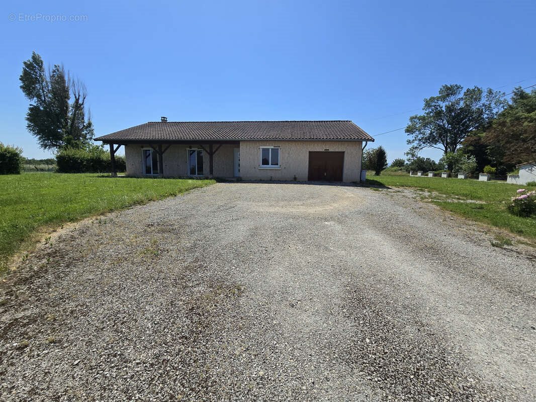 Maison à vendre, 119m², Perrex