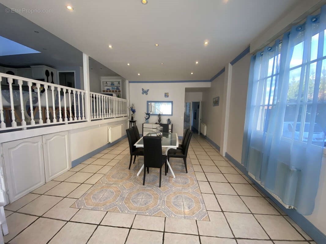 Maison à vendre, 175m², Boulazac