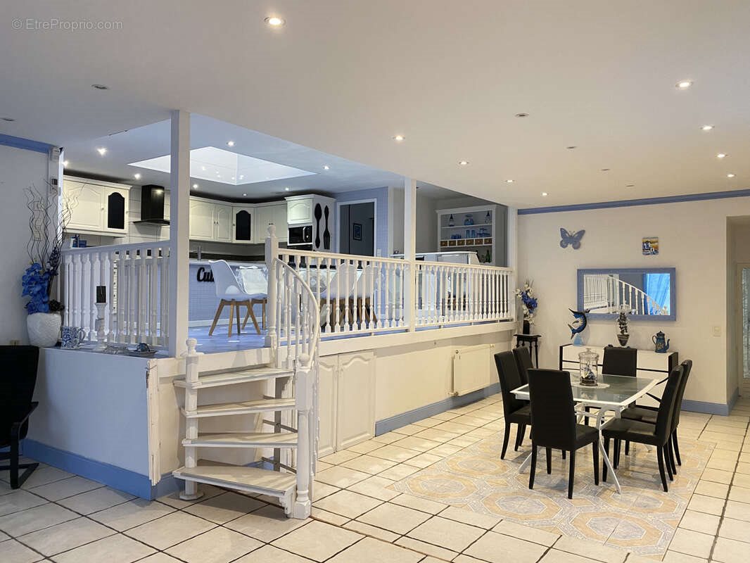 Maison à vendre, 175m², Boulazac