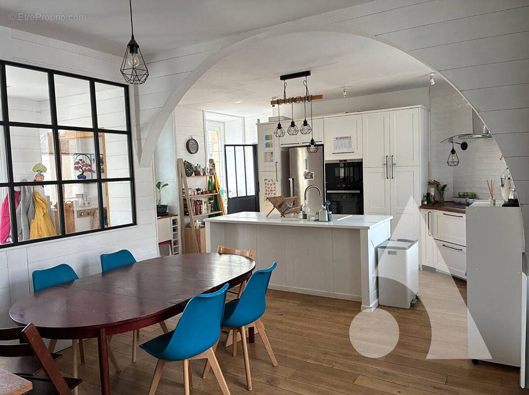 Maison à vendre, 235m², Morienval