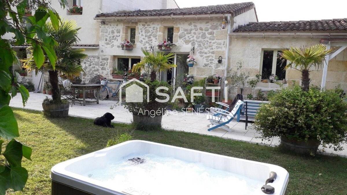 Maison à vendre, 195m², Teuillac