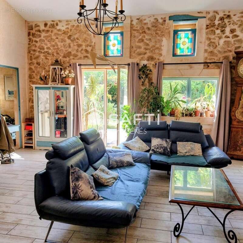 Maison à vendre, 195m², Teuillac