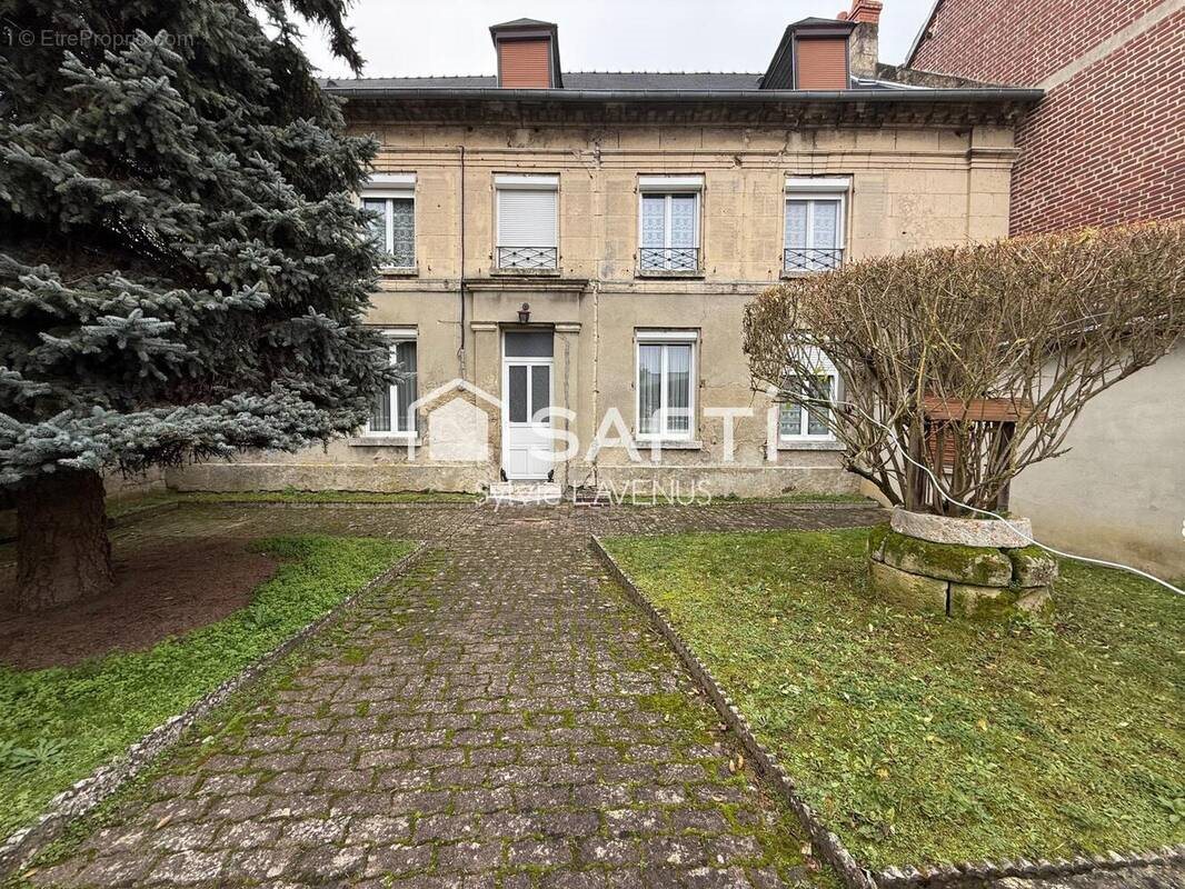 Maison à vendre, 201m², Belleu