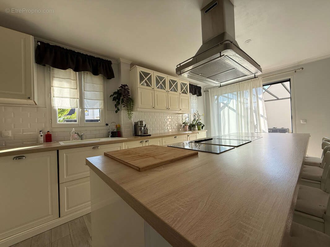 Maison à vendre, 205m², Maincy