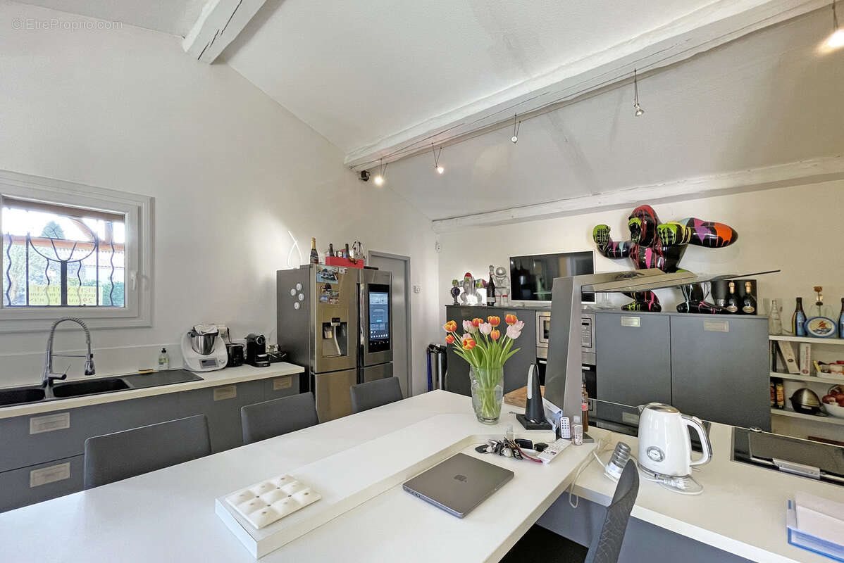 Maison à vendre, 300m², Saint-Bonnet-du-Gard