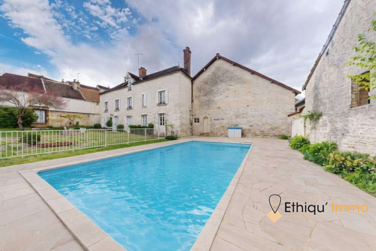 Maison à vendre, 314m², Bar-sur-Aube