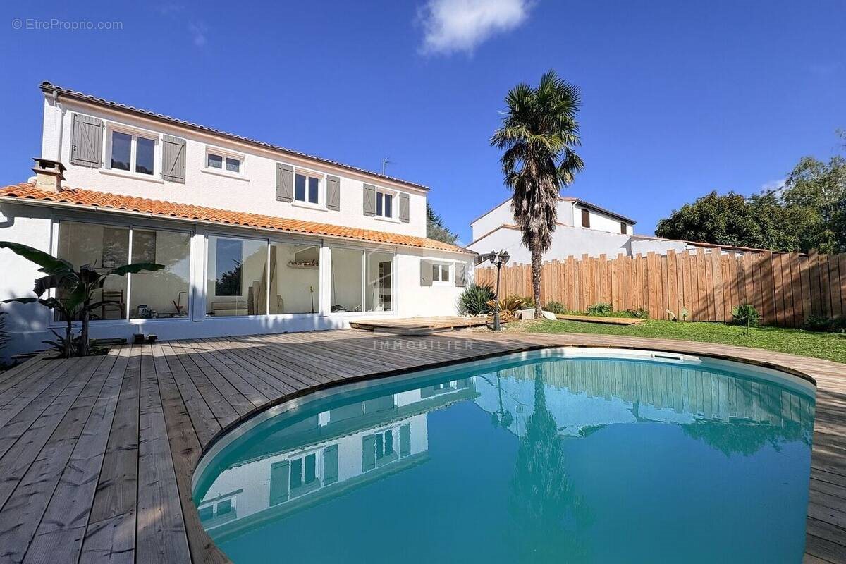 Maison à vendre, 200m², Saintes