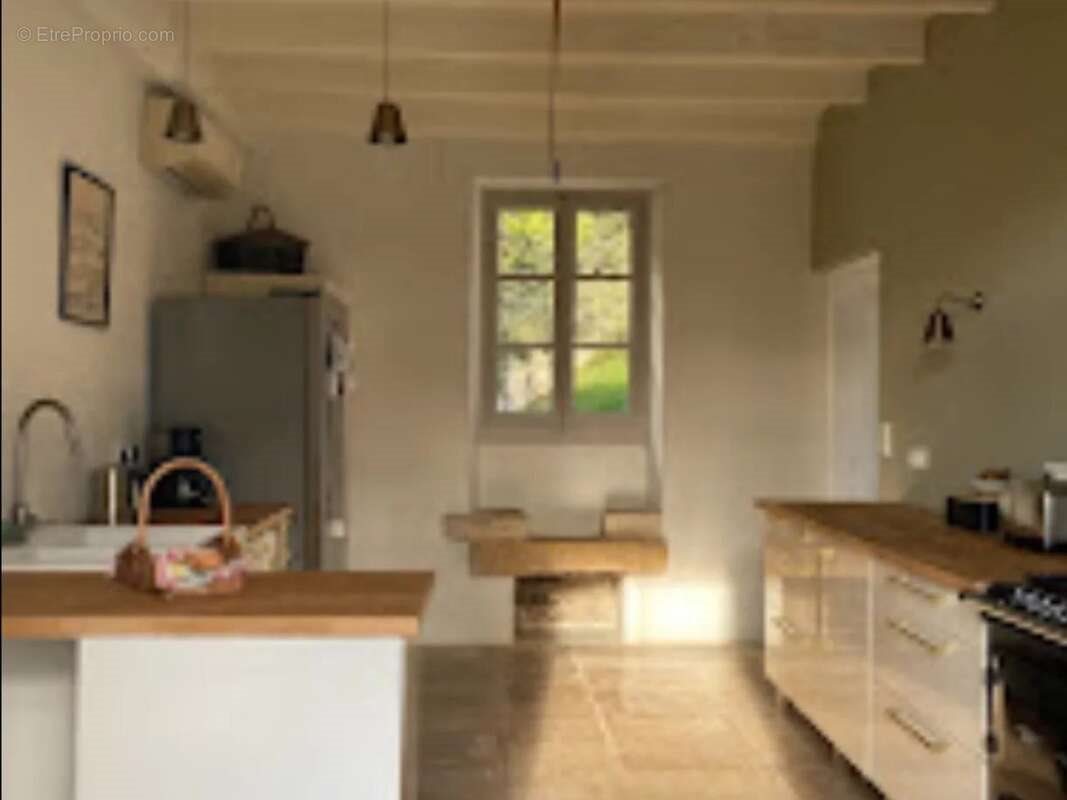 Maison à vendre, 218m², Londigny