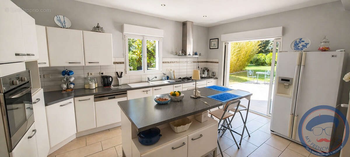 Maison à vendre, 201m², Saint-Cyr-sur-Loire
