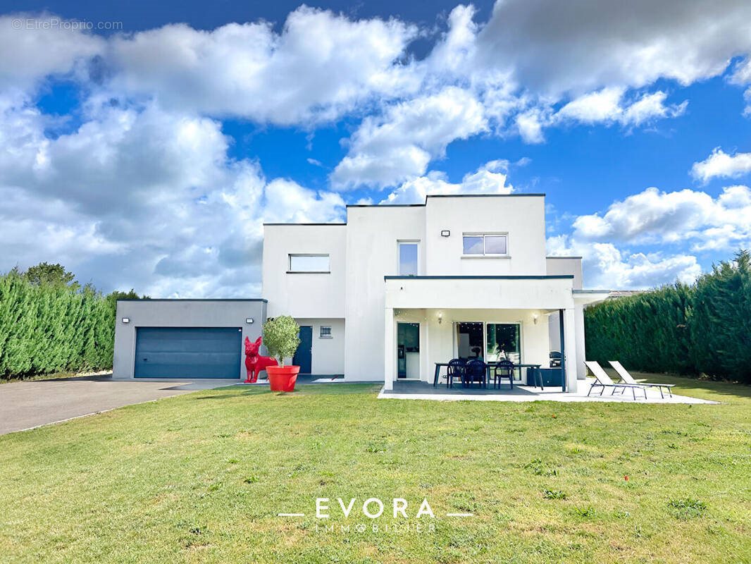 Maison à vendre, 208m², Pont-à-Mousson