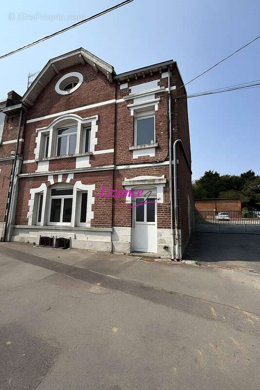 Maison à vendre, 156m², Fins