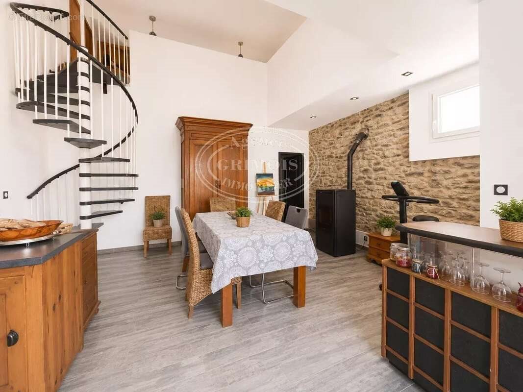Maison à vendre, 92m², Talairan