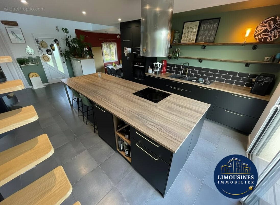 Maison à vendre, 165m², Saint-Jouvent