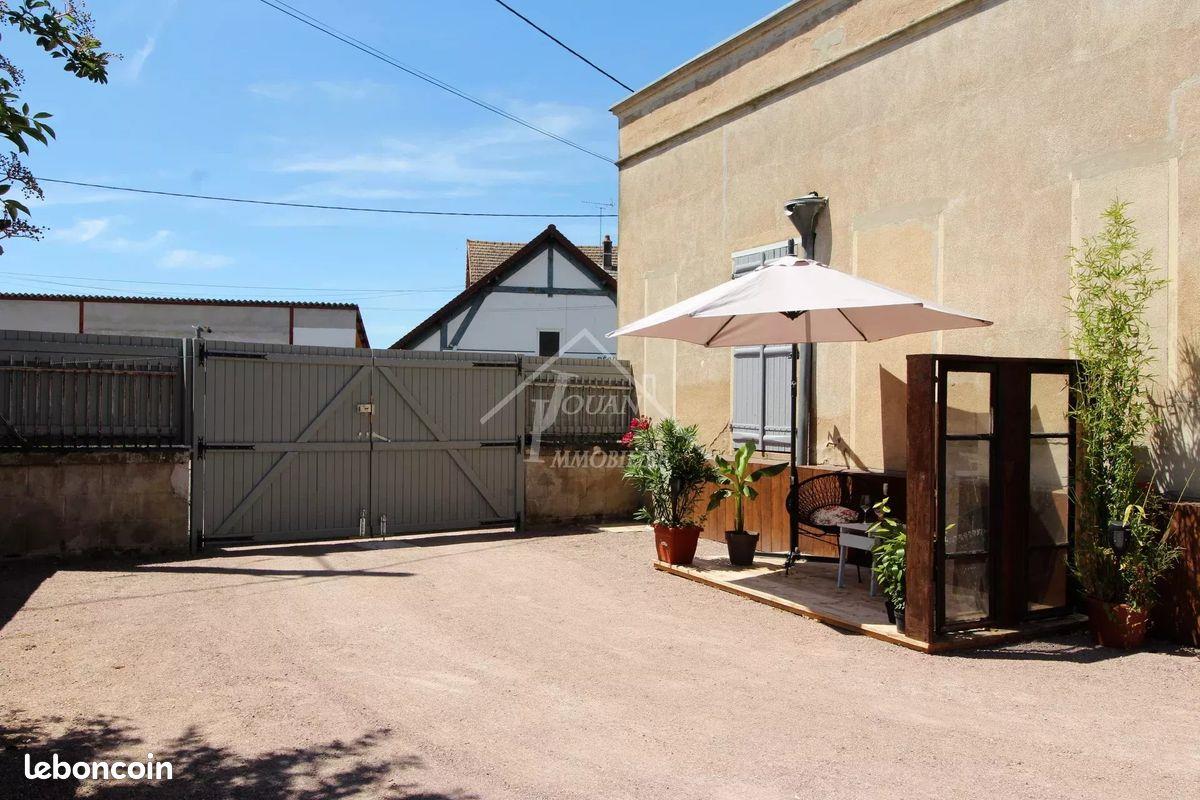 Maison à vendre, 194m², Cosne-d'Allier