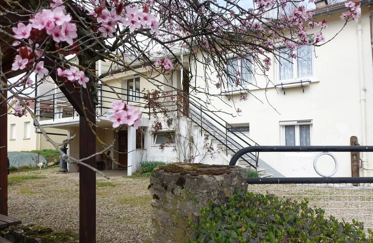 Maison à vendre, 110m², Charnay-lès-Mâcon