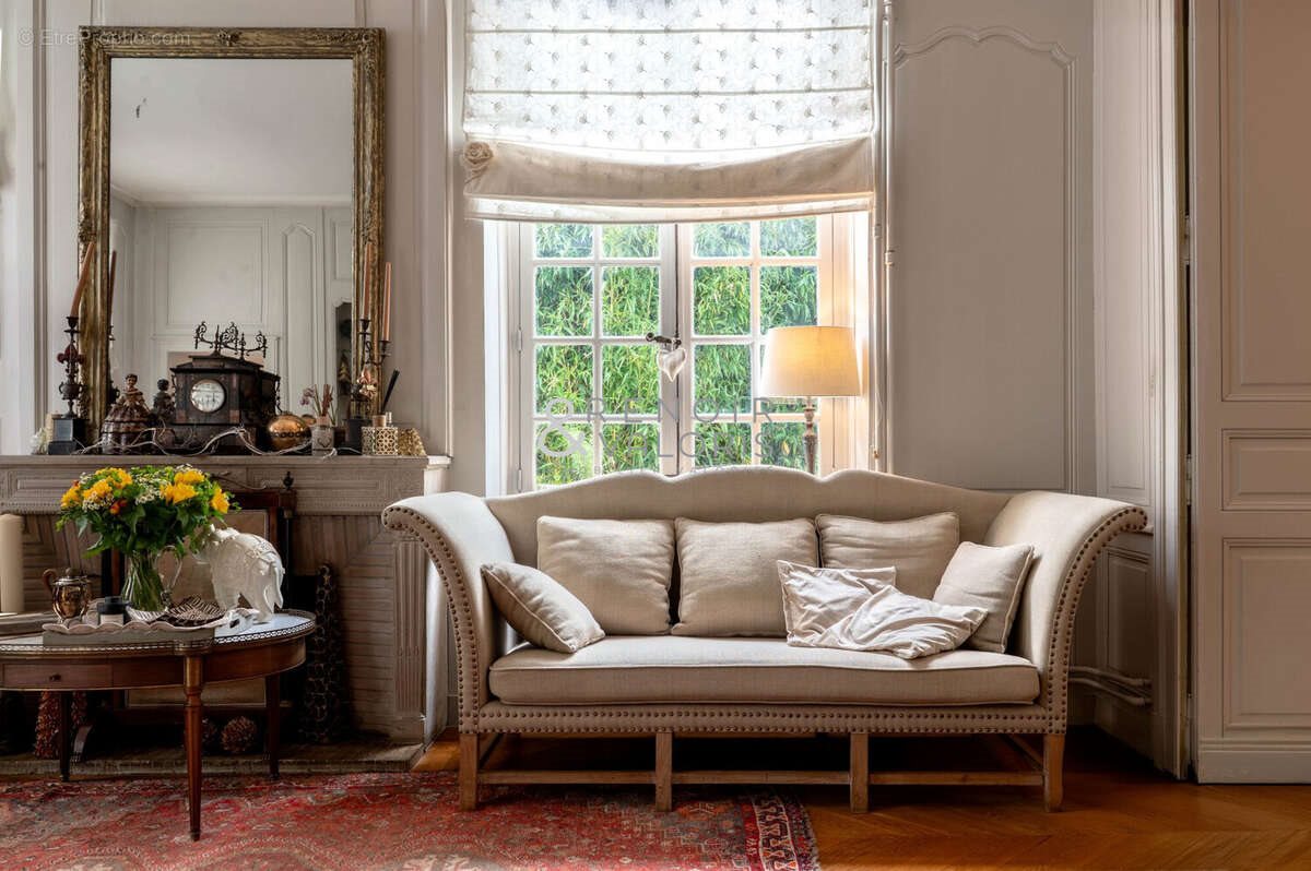 Maison à vendre, 337m², Saint-Max