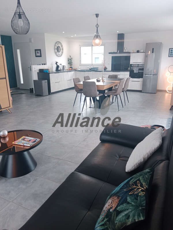 Maison à vendre, 125m², Lure