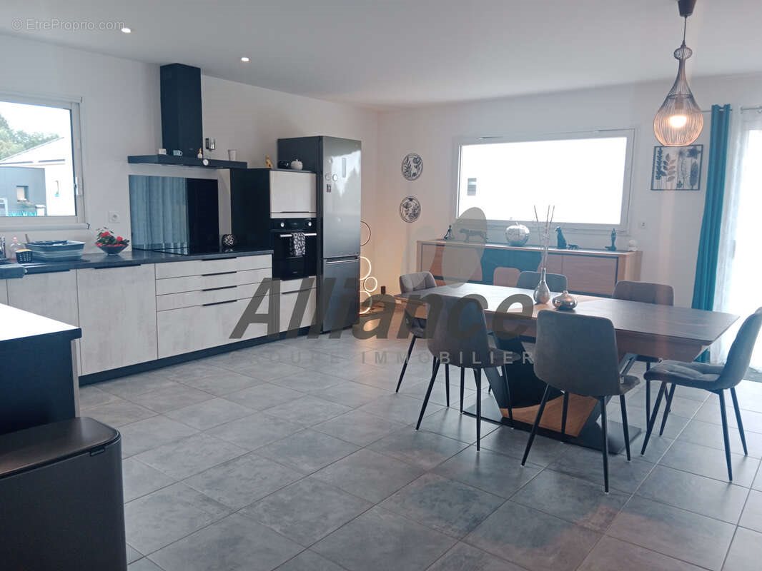 Maison à vendre, 125m², Lure