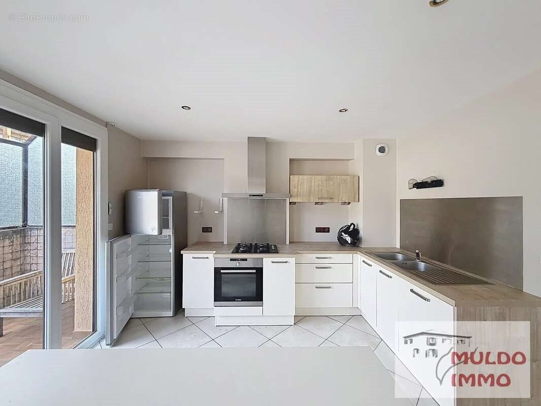 Maison à vendre, 207m², Oyonnax