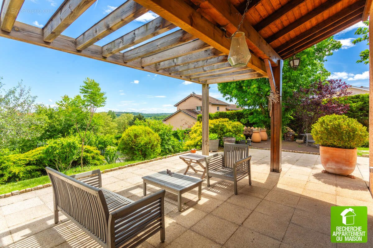 Maison à vendre, 255m², Craponne