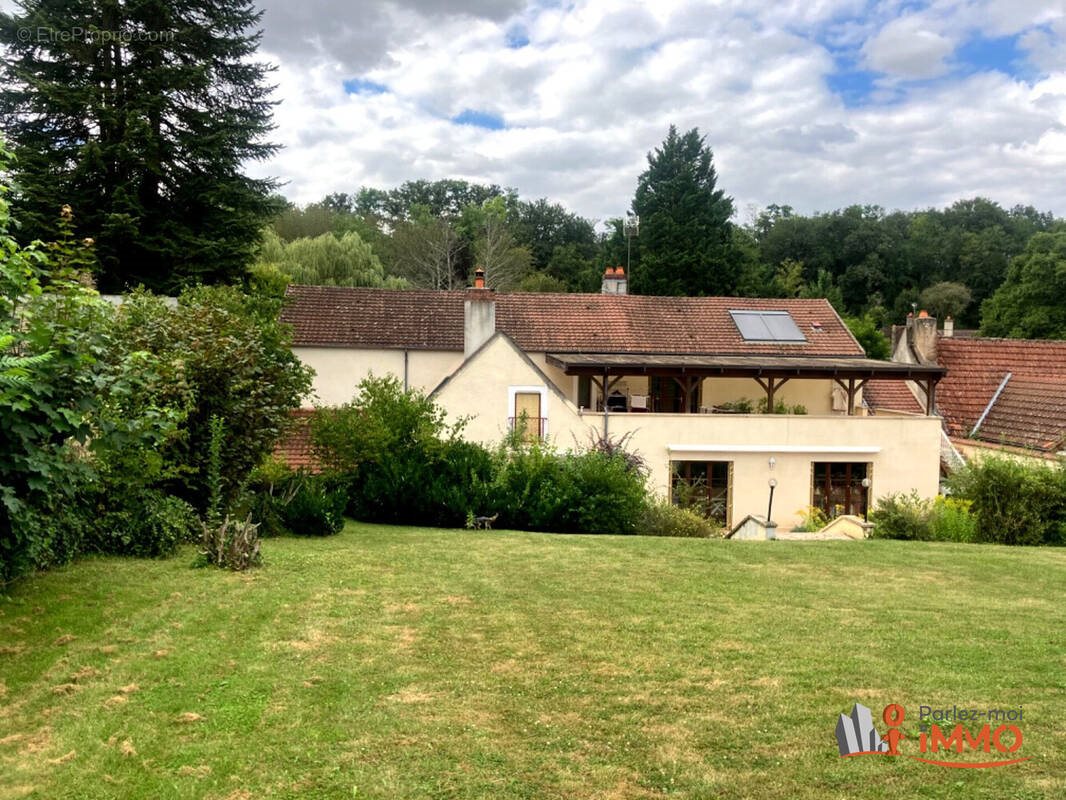Maison à vendre, 327m², Vézelay