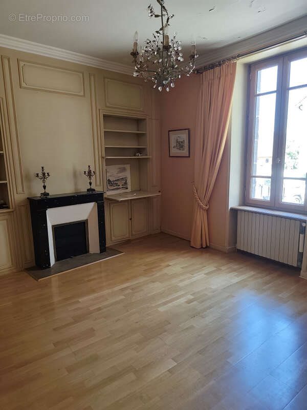 Maison à vendre, 175m², Murat-le-Quaire