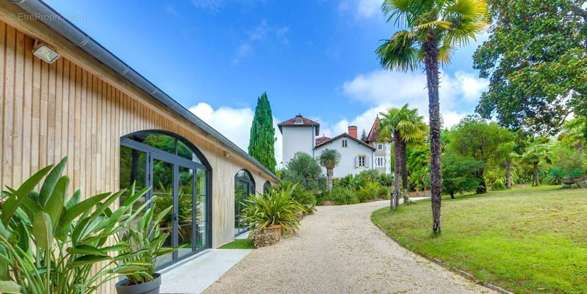 Maison à vendre, 390m², Lucbardez-et-Bargues