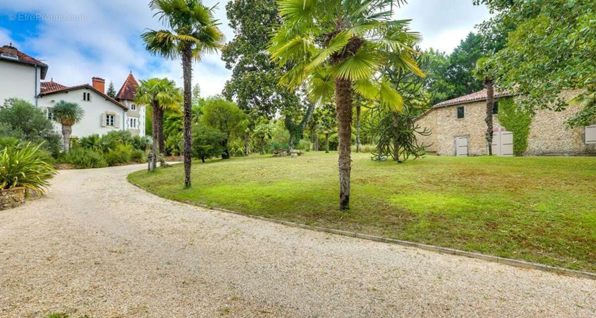 Maison à vendre, 390m², Lucbardez-et-Bargues