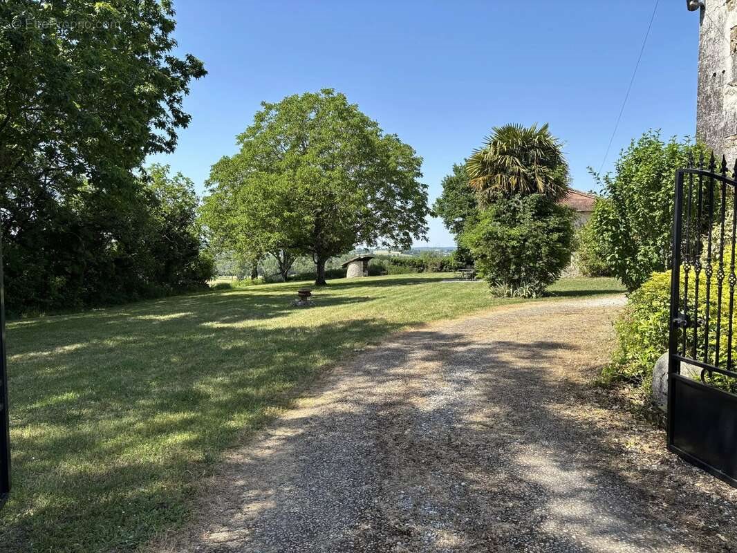Maison à vendre, 330m², Petit-Bersac