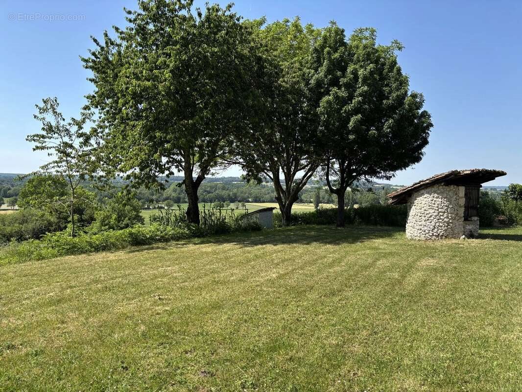 Maison à vendre, 330m², Petit-Bersac