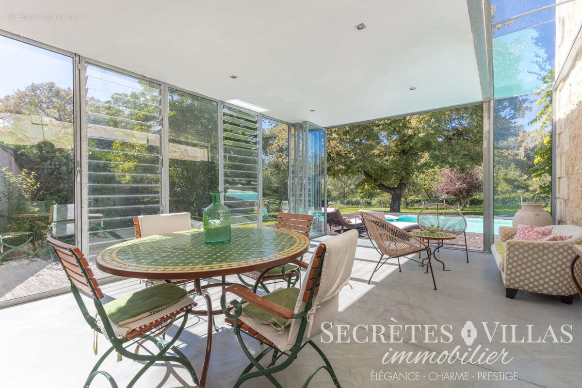Maison à vendre, 309m², Carignan-de-Bordeaux