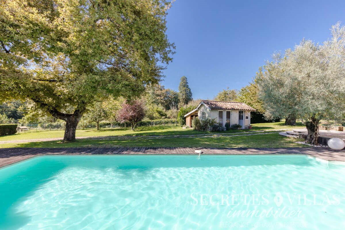 Maison à vendre, 309m², Carignan-de-Bordeaux