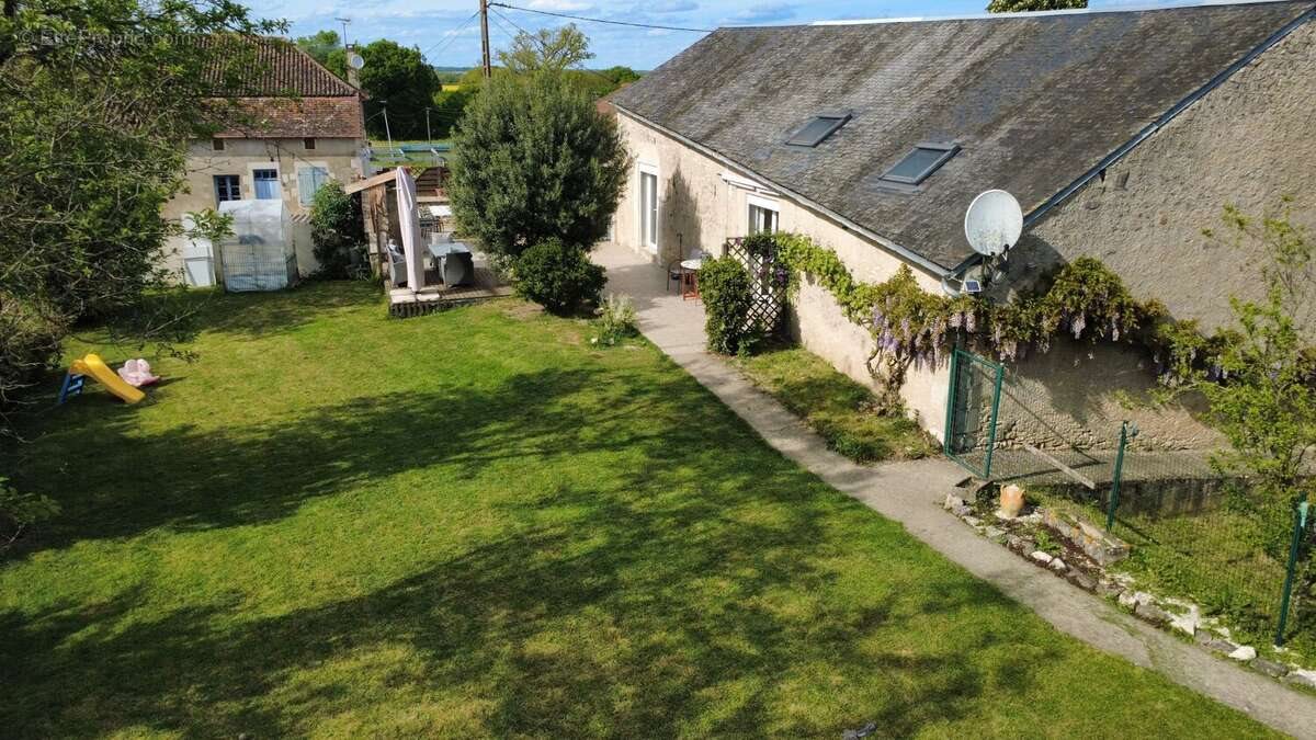 Maison à vendre, 174m², Leignes-sur-Fontaine