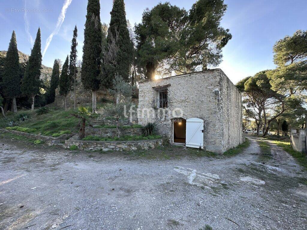 Maison à vendre, 230m², Montredon-des-Corbières