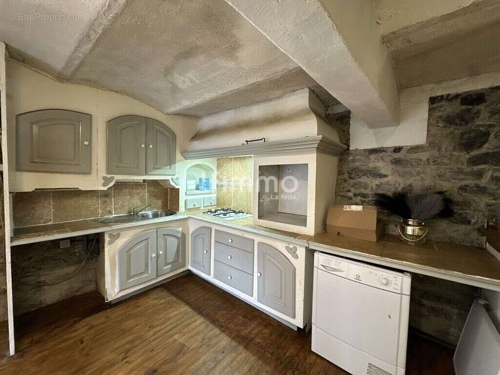Maison à vendre, 230m², Montredon-des-Corbières