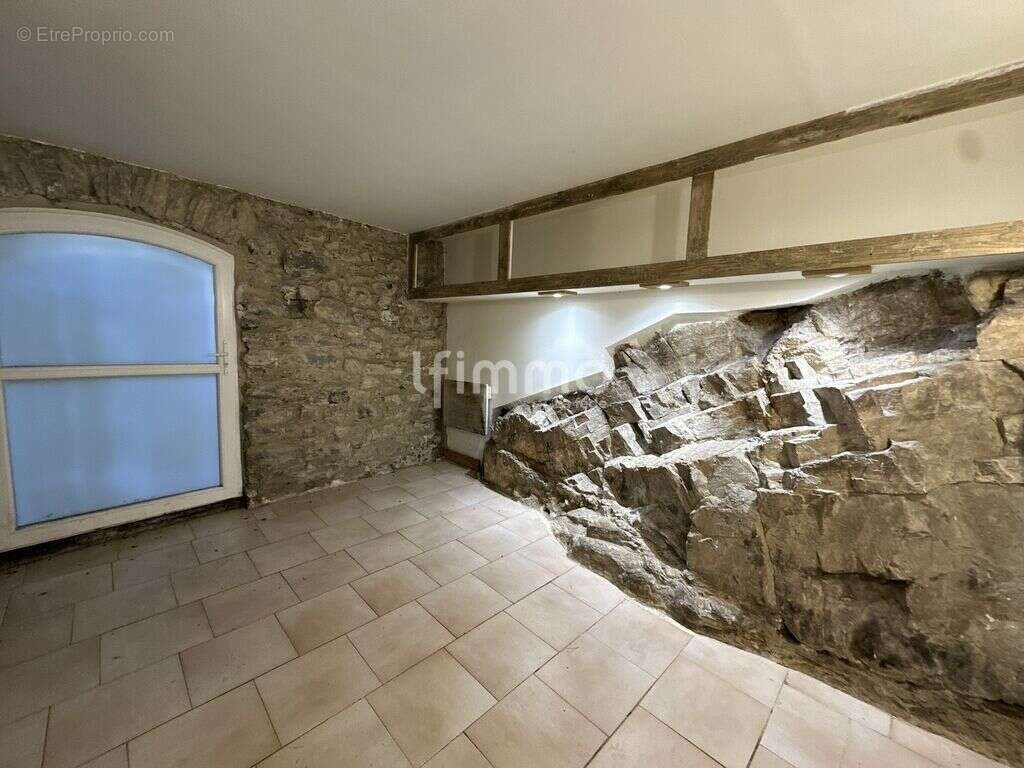 Maison à vendre, 230m², Montredon-des-Corbières