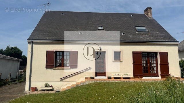 Maison à vendre, 152m², Yèvre-la-Ville