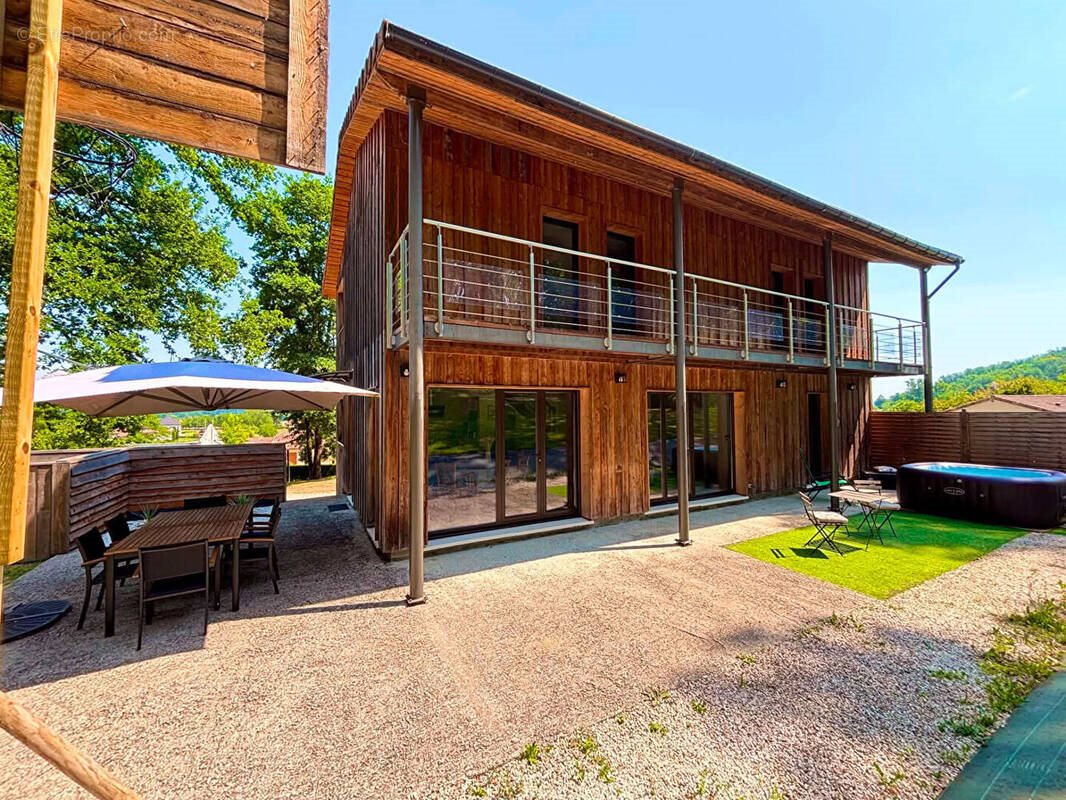 Maison à vendre, 153m², Terrasson-Lavilledieu