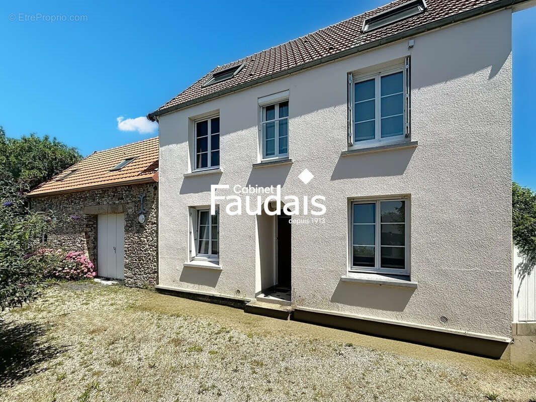Maison à vendre, 121m², Geffosses