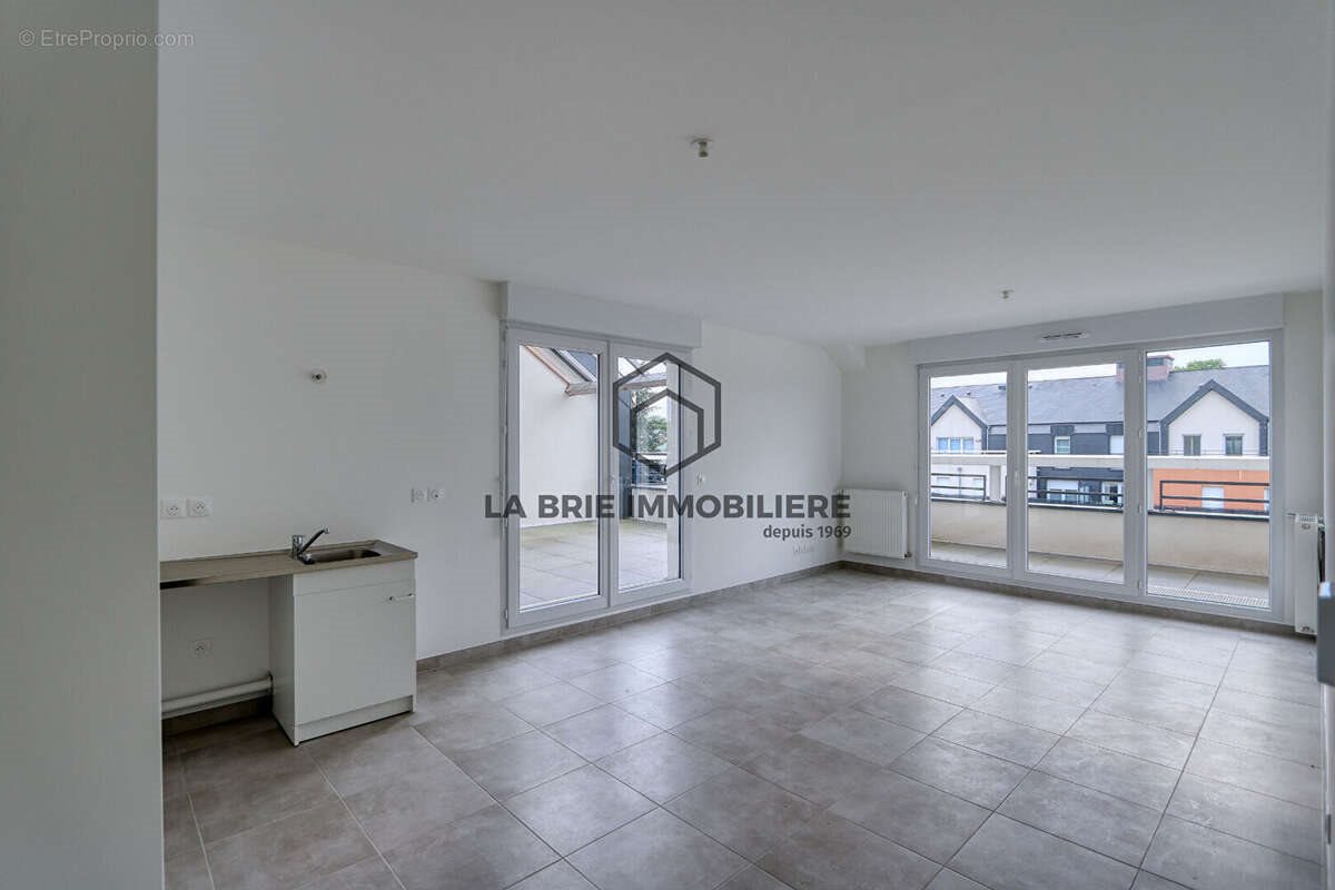 Appartement à vendre, 77m², Emerainville