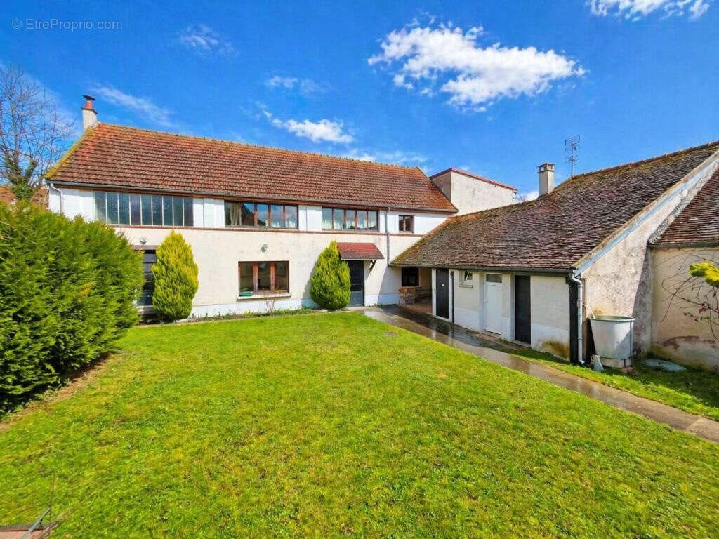 Maison à vendre, 280m², Vinneuf