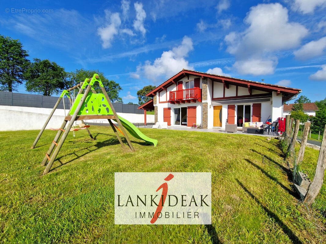 Maison à vendre, 164m², Larressore