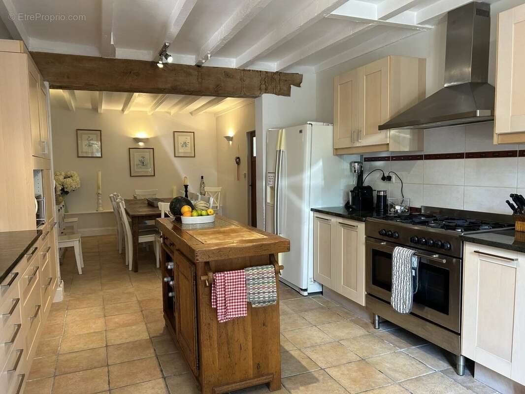 Maison à vendre, 280m², Aubeterre-sur-Dronne