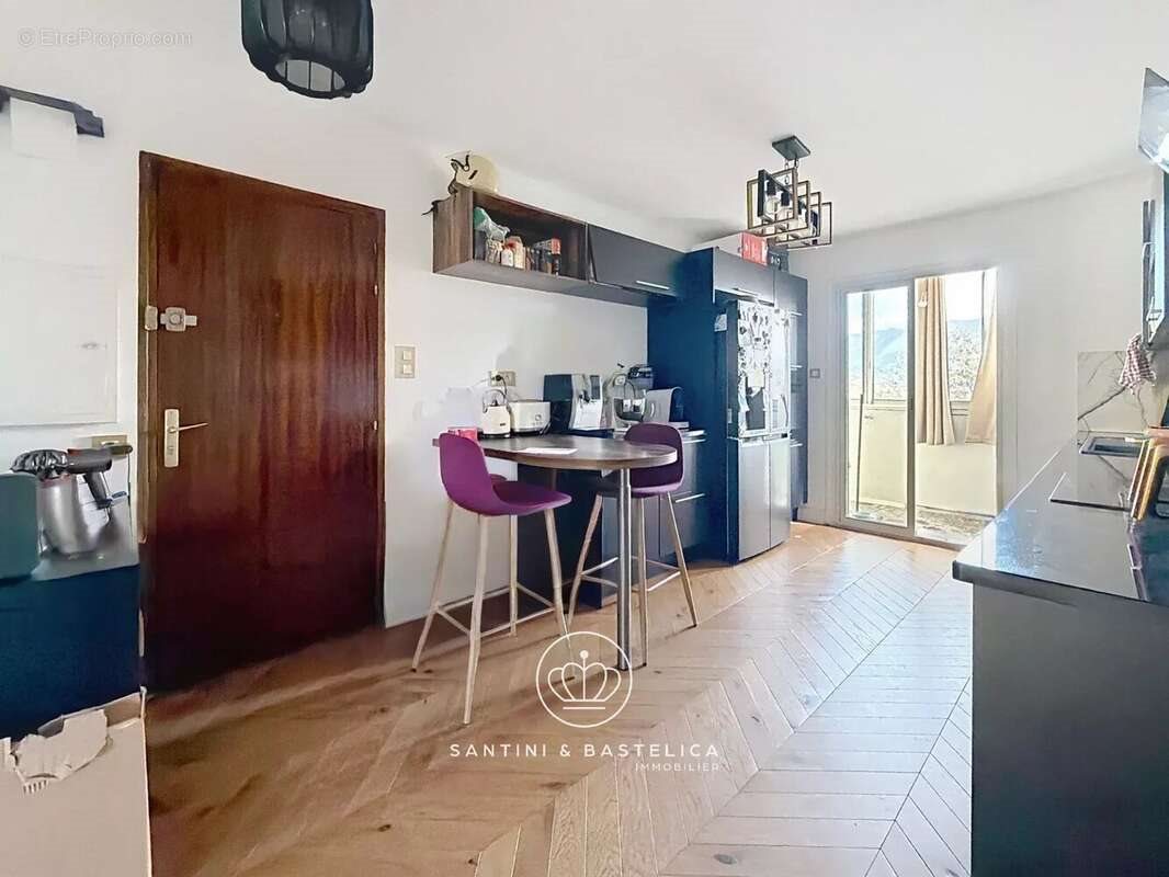 Appartement à vendre, 78m², Afa